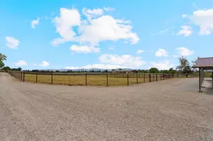 804 Comstock Rd, Hollister, CA 95023 - Photo 22