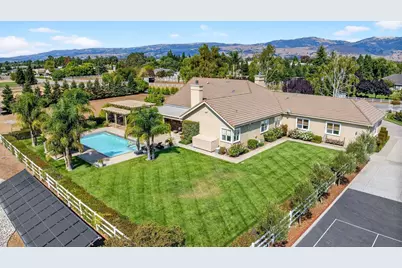 12315 Harding Ave, San Martin, CA 95046 - Photo 6