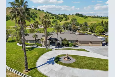 12755 Santa Teresa Blvd, San Martin, CA 95046 - Photo 2