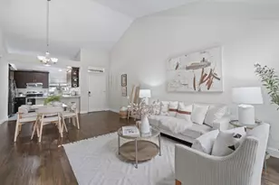 1735 Parkview Green Cir, San Jose, CA 95131 - Photo 10