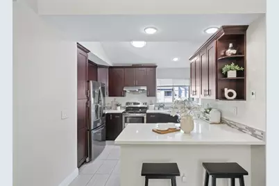 1735 Parkview Green Cir, San Jose, CA 95131 - Photo 8