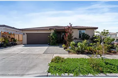 2141 Wildflower Dr, Hollister, CA 95023 - Photo 2