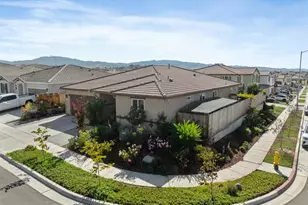 2141 Wildflower Dr, Hollister, CA 95023 - Photo 4