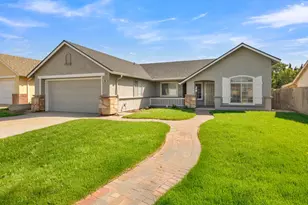 950 Prado Dr, Soledad, CA 93960 - Photo 1