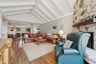 2301 Easton Dr, Burlingame, CA 94010 - Photo 22