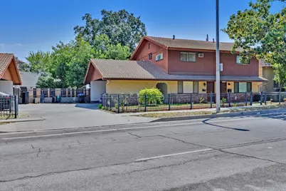 2527 Wallace St, Oakland, CA 94606 - Photo 1