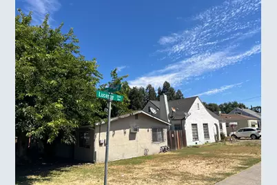 1302 Holt St, Stockton, CA 95203 - Photo 4