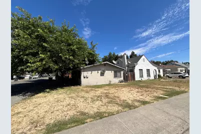 1302 Holt St, Stockton, CA 95203 - Photo 1