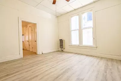139 E Julian St, San Jose, CA 95112 - Photo 10