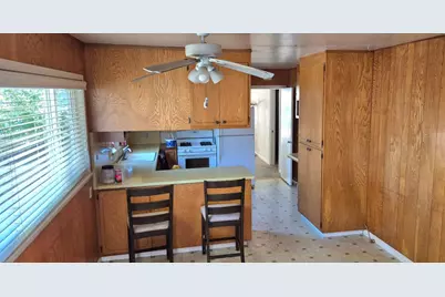 1032 9th St, Los Banos, CA 93635 - Photo 4