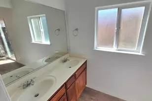 2913 Las Flores Cir, Los Banos, CA 93635 - Photo 10