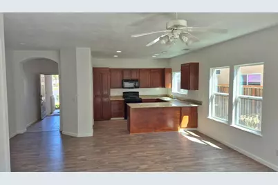 2913 Las Flores Cir, Los Banos, CA 93635 - Photo 4