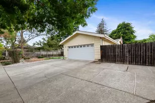 1091 Century Dr, Napa, CA 94558 - Photo 4
