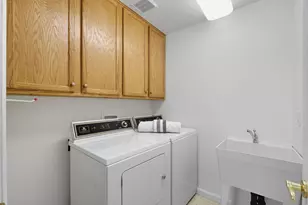 2044 Folle Blanche Dr, San Jose, CA 95135 - Photo 26