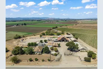 2675 Pacheco Pass Hwy, Gilroy, CA 95020 - Photo 2