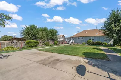 2675 Pacheco Pass Hwy, Gilroy, CA 95020 - Photo 16