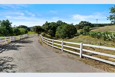 547 Mission Vineyard Rd, San Juan Bautista, CA 95045 - Photo 2
