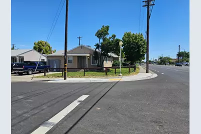 5561 48th St, Sacramento, CA 95820 - Photo 1
