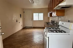 407 W 7th St, Stockton, CA 95206 - Photo 8