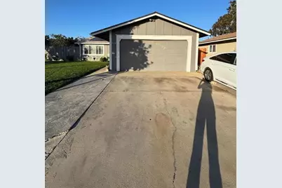 418 Calaveras Way, Greenfield, CA 93927 - Photo 1