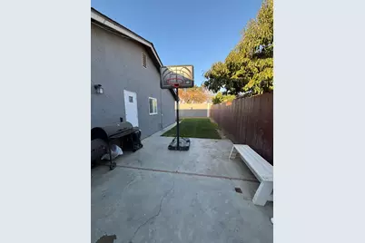 418 Calaveras Way, Greenfield, CA 93927 - Photo 12