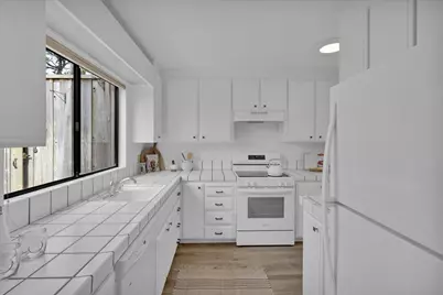 605 Acorn Ct, Pacific Grove, CA 93950 - Photo 10