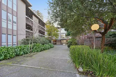 323 Monte Vista Ave 203, Oakland, CA 94611 - Photo 2