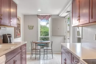 451 Dela Vina Ave 405, Monterey, CA 93940 - Photo 6