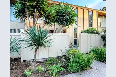 451 Dela Vina Ave 405, Monterey, CA 93940 - Photo 1