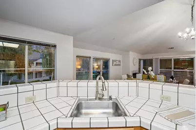 1612 Parkview Green Cir, San Jose, CA 95131 - Photo 12