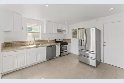 25 Gladys Ave, Brisbane, CA 94005 - Photo 6