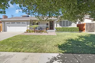 1043 Heather Dr, Salinas, CA 93906 - Photo 1