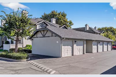 1056 Padre Dr 8, Salinas, CA 93901 - Photo 6