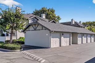 1056 Padre Dr 8, Salinas, CA 93901 - Photo 6