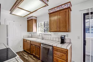 1056 Padre Dr 8, Salinas, CA 93901 - Photo 22