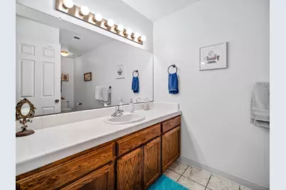 1056 Padre Dr 8, Salinas, CA 93901 - Photo 32