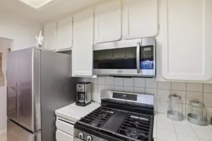 461 Dela Vina Ave 103, Monterey, CA 93940 - Photo 12