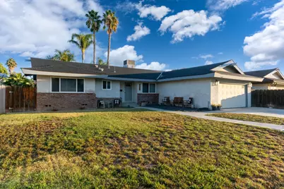 1062 Madison Ave, Los Banos, CA 93635 - Photo 2