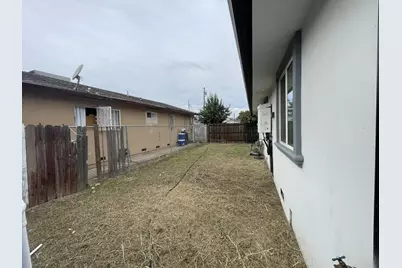 544 W 9th St, Stockton, CA 95206 - Photo 14