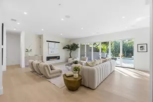 20388 Hill Ave, Saratoga, CA 95070 - Photo 16