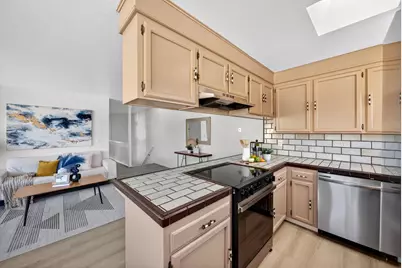 18848 Eisenhower St, Salinas, CA 93906 - Photo 10