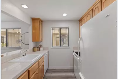 576 W Parr Ave 1, Los Gatos, CA 95032 - Photo 6