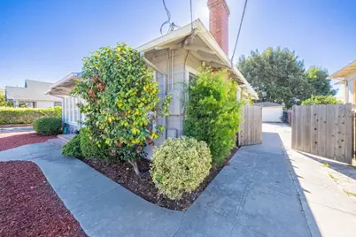 18 Chestnut St, Salinas, CA 93901 - Photo 2