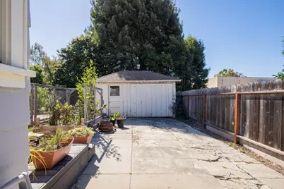 18 Chestnut St, Salinas, CA 93901 - Photo 32