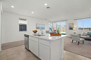 8189 Scrimshaw Wy, Sacramento, CA 95829 - Photo 10