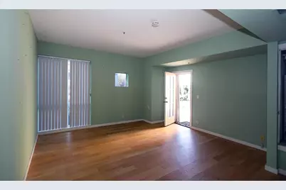 97 E Saint James St 21, San Jose, CA 95112 - Photo 4