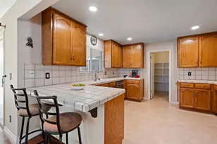 1091 Nez Perce Dr, Hollister, CA 95023 - Photo 16