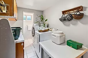 12058 Candy Ln, Saratoga, CA 95070 - Photo 40