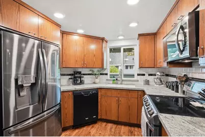 371 Shadow Run Dr, San Jose, CA 95110 - Photo 8