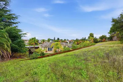 2000 Wellington Dr, Milpitas, CA 95035 - Photo 30